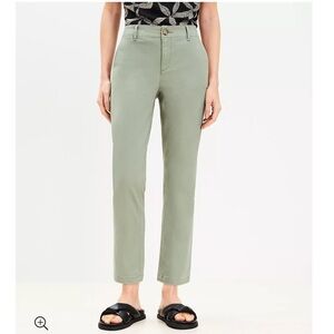 LOFT Monroe slim chino pant. Green 12P